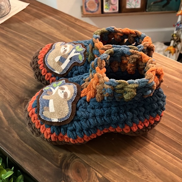 SNUGGLY SLOTH Slippers - Cozy Chenille Slipper Socks. - Picture 2 of 7